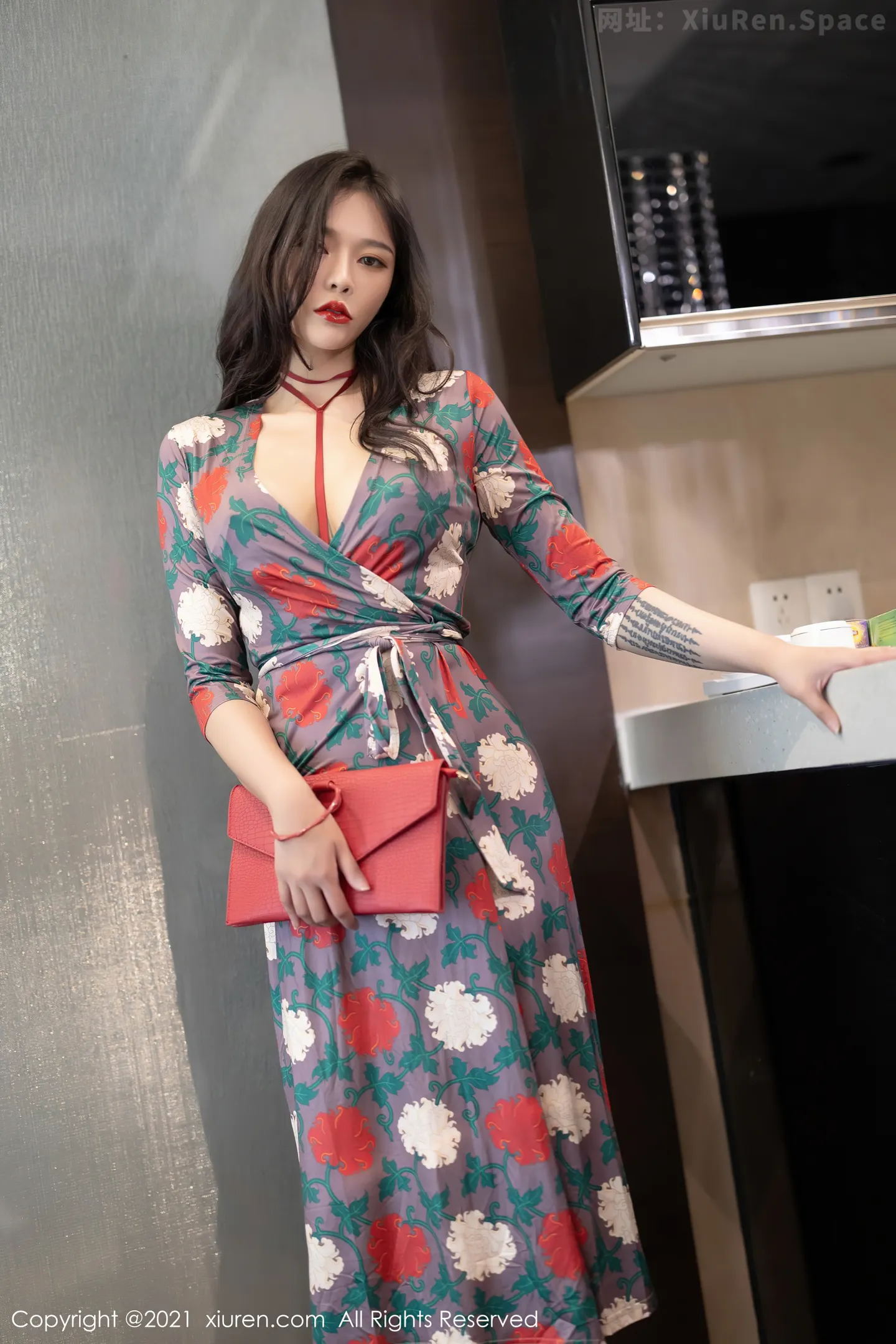图片[2]-[XiuRen秀人网]VOL.3562 嫩模娜比私房红色情趣内衣配开档肉丝秀凹凸身材诱惑写真80P-秀人网官方网站